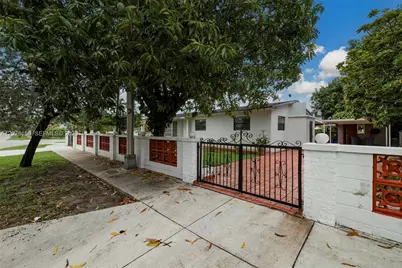 790 W 73rd Pl, Hialeah, FL 33014 - Photo 12