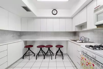 790 W 73rd Pl, Hialeah, FL 33014 - Photo 20