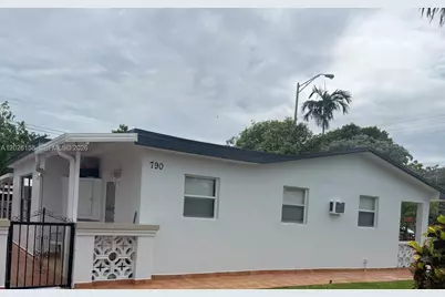 790 W 73rd Pl, Hialeah, FL 33014 - Photo 4