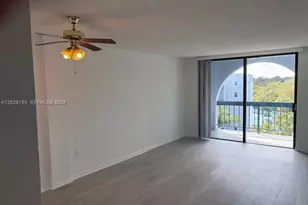 9460 Fontainebleau Blvd, Miami, FL 33172 - Photo 8