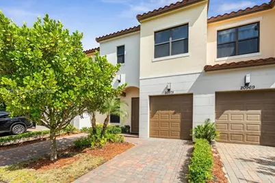 20975 NW 1st Ct, Pembroke Pines, FL 33029 - Photo 2