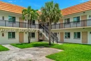 6630 SW 39th St, Davie, FL 33314 - Photo 2