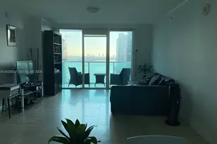 31 SE 5th St, Miami, FL 33131 - Photo 2