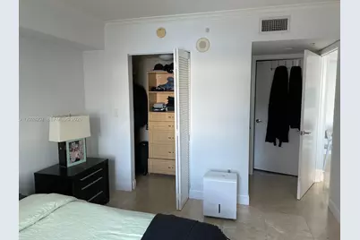 31 SE 5th St #2308, Miami, FL 33131 - Photo 8