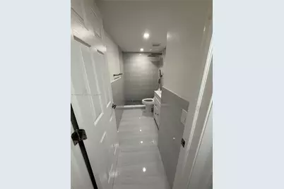 1555 W 44th Pl #203, Hialeah, FL 33012 - Photo 16