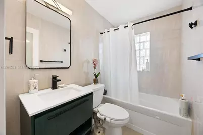 2215 Cleveland St, Hollywood, FL 33020 - Photo 24
