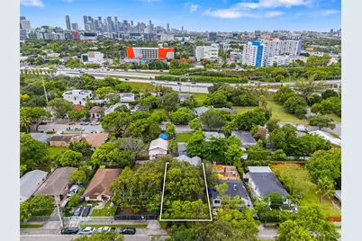 352 NW 41st St, Miami, FL 33127 - Photo 34