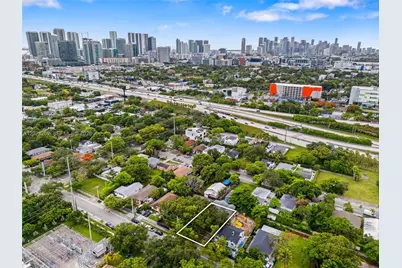 352 NW 41st St, Miami, FL 33127 - Photo 40