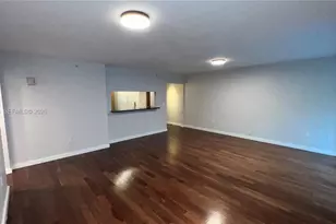 31 SE 5th St, Miami, FL 33131 - Photo 10