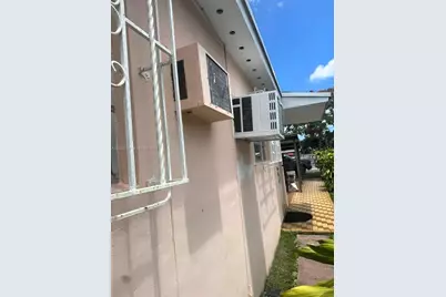 252 E 37th St, Hialeah, FL 33013 - Photo 38