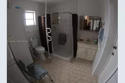 252 E 37th St, Hialeah, FL 33013 - Photo 28