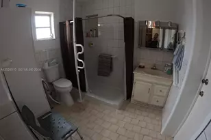 252 E 37th St, Hialeah, FL 33013 - Photo 28