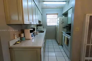 252 E 37th St, Hialeah, FL 33013 - Photo 14