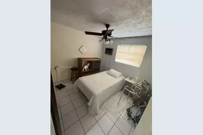 252 E 37th St, Hialeah, FL 33013 - Photo 32