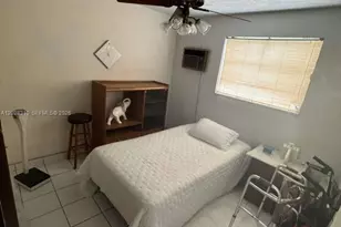 252 E 37th St, Hialeah, FL 33013 - Photo 32