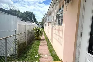 252 E 37th St, Hialeah, FL 33013 - Photo 6