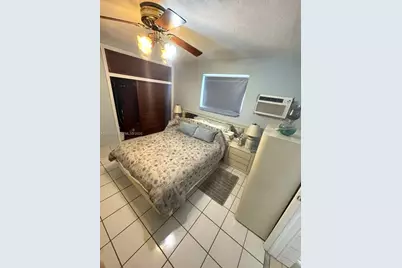 252 E 37th St, Hialeah, FL 33013 - Photo 24