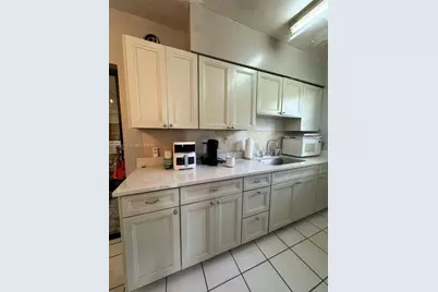 252 E 37th St, Hialeah, FL 33013 - Photo 16