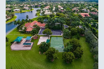 3250 W Stonebrook Cir, Davie, FL 33330 - Photo 94