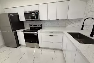 6520 W 8th Ln, Hialeah, FL 33012 - Photo 6