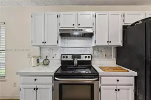 1641 Spring Oaks Ln, Jacksonville, FL 32221 - Photo 6
