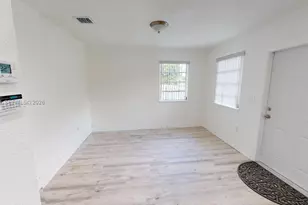 2392 NW 9th St, Miami, FL 33125 - Photo 6