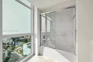 665 NE 25th St, Miami, FL 33137 - Photo 14