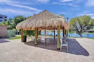 901 Colony Point Cir, Pembroke Pines, FL 33026 - Photo 40