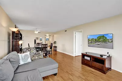 901 Colony Point Cir #501, Pembroke Pines, FL 33026 - Photo 18