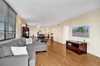 901 Colony Point Cir #501, Pembroke Pines, FL 33026 - Photo 20