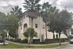 11601 NW 89th St, Doral, FL 33178 - Photo 2
