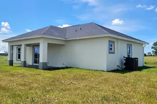 9019 E Crow Cir, Labelle, FL 33935 - Photo 4
