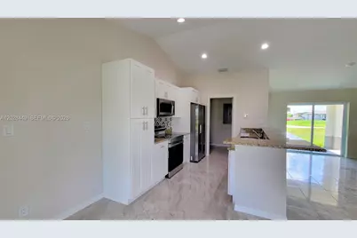 9019 E Crow Cir, Labelle, FL 33935 - Photo 8