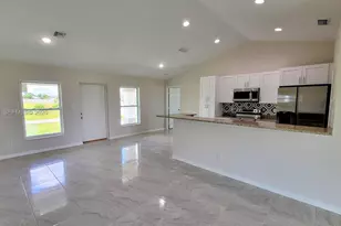 9019 E Crow Cir, Labelle, FL 33935 - Photo 16
