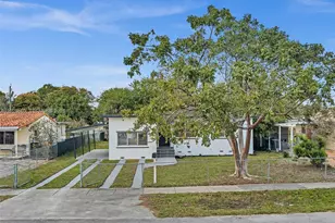 1365 NE 130th St, North Miami, FL 33161 - Photo 2