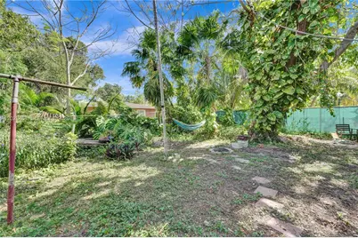 259 NE 57th St, Miami, FL 33137 - Photo 16