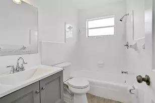 114 SE 8th St, Hallandale Beach, FL 33009 - Photo 18
