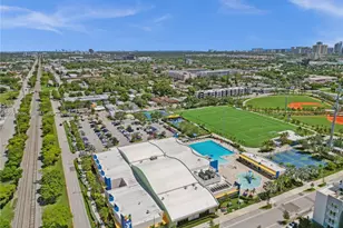 114 SE 8th St, Hallandale Beach, FL 33009 - Photo 4