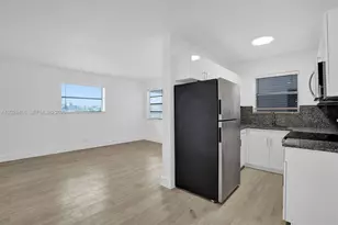 114 SE 8th St, Hallandale Beach, FL 33009 - Photo 24