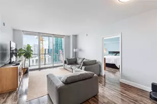 55 SE 6th St, Miami, FL 33131 - Photo 8