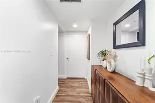 55 SE 6th St, Miami, FL 33131 - Photo 2