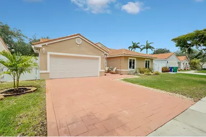 1910 SW 135th Way, Miramar, FL 33027 - Photo 2