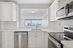 8233 Harding Ave, Miami Beach, FL 33141 - Photo 10