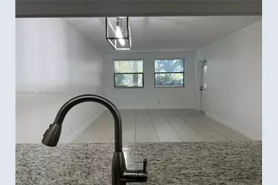 8180 Geneva Ct #119, Doral, FL 33166 - Photo 4