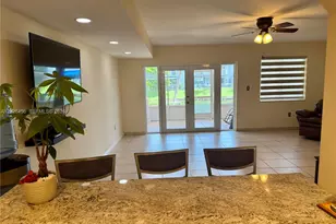 7033 NW 169th St, Hialeah, FL 33015 - Photo 10