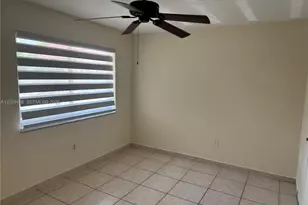 7033 NW 169th St, Hialeah, FL 33015 - Photo 12
