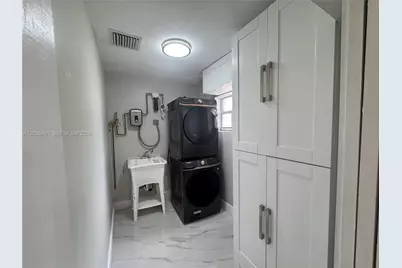 919 NE 4th Ct, Hallandale Beach, FL 33009 - Photo 20
