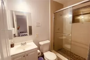 141 McArthur Pkwy, Pembroke Pines, FL 33024 - Photo 10