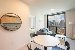 121 NE 5th St, Miami, FL 33132 - Photo 2