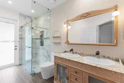 1714 Victoria Pointe Cir, Weston, FL 33327 - Photo 26